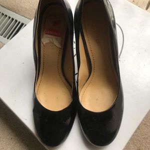 Nine West patent pumps size 7. Round Toe